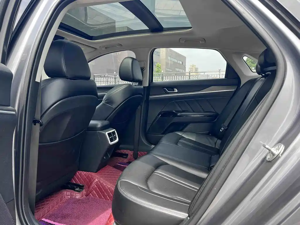 Kia K5 270 T CVVD Refreshed