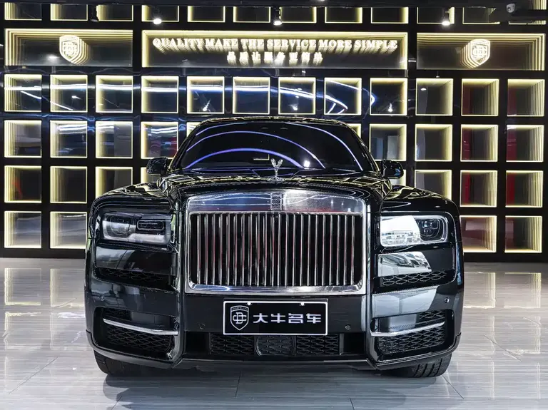 Rolls-Royce Cullinan 5-seat