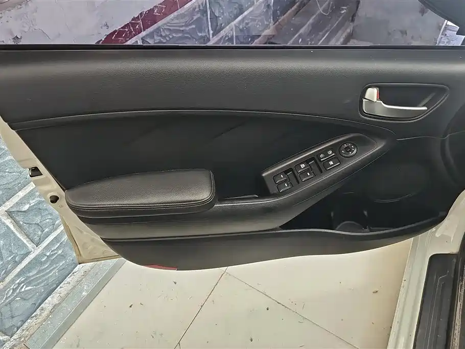 Kia K3 1.6 L Manual GL