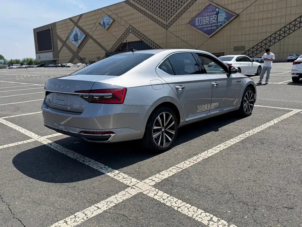 Superb TSI280 DSG Premium