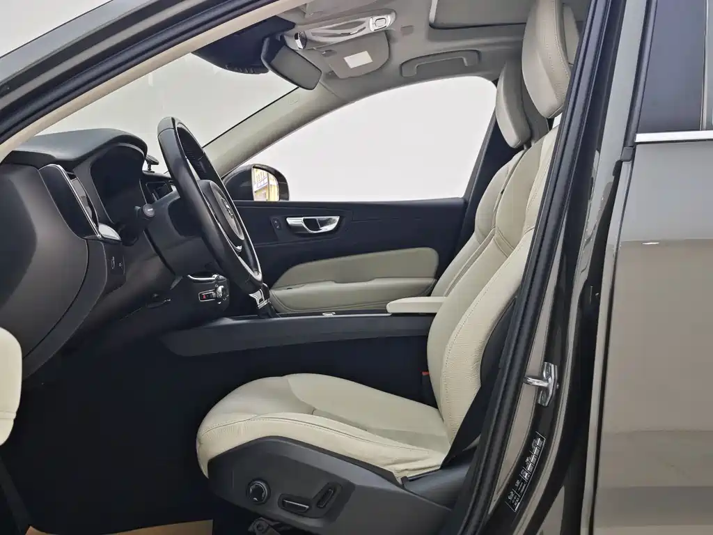 Volvo XC60 T5 4 WD Smart Vision