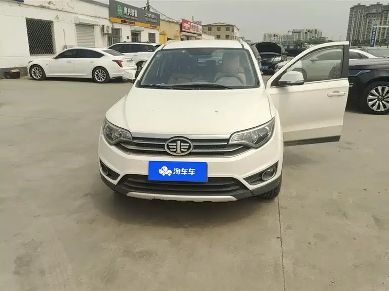 FAW Senya R7 1.6 L Manual Luxury
