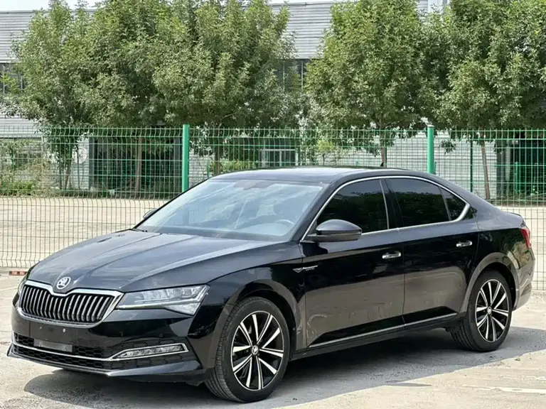 Skoda Superb Facelift TSI280 DSG Premium