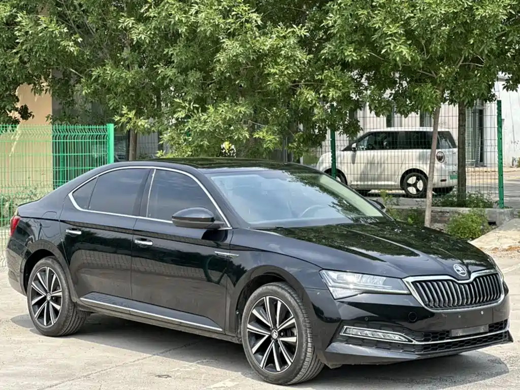 Superb Facelift TSI280 DSG Premium