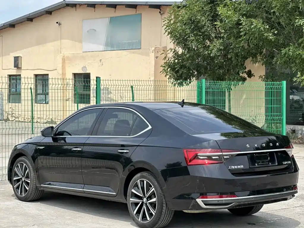 Superb Facelift TSI280 DSG Premium