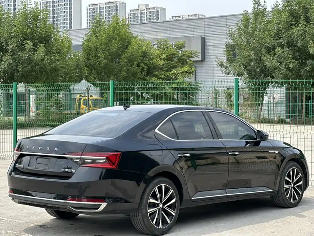 Superb Facelift TSI280 DSG Premium