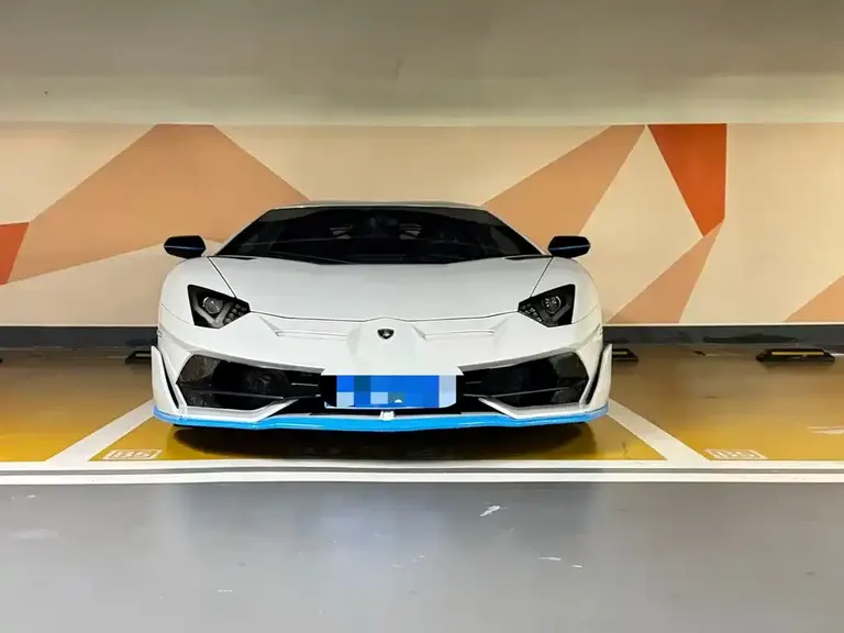 Lamborghini Aventador LP 700-4