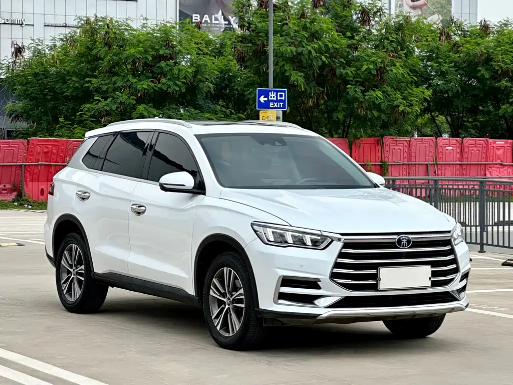 Song Pro 1.5 T Auto Luxury