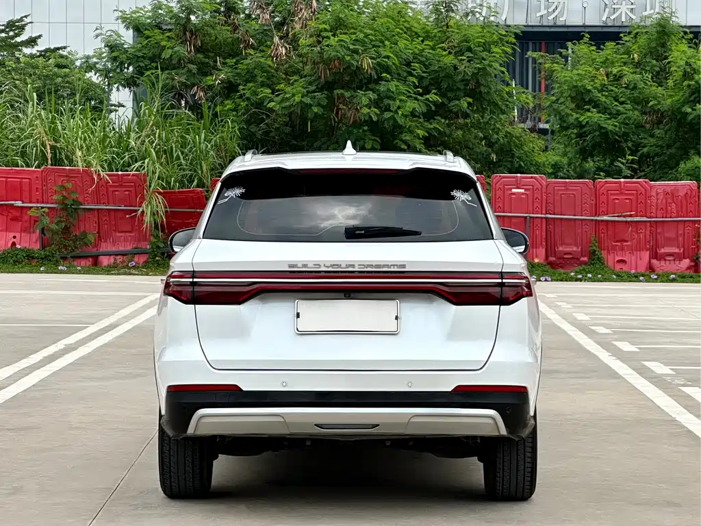 Song Pro 1.5 T Auto Luxury