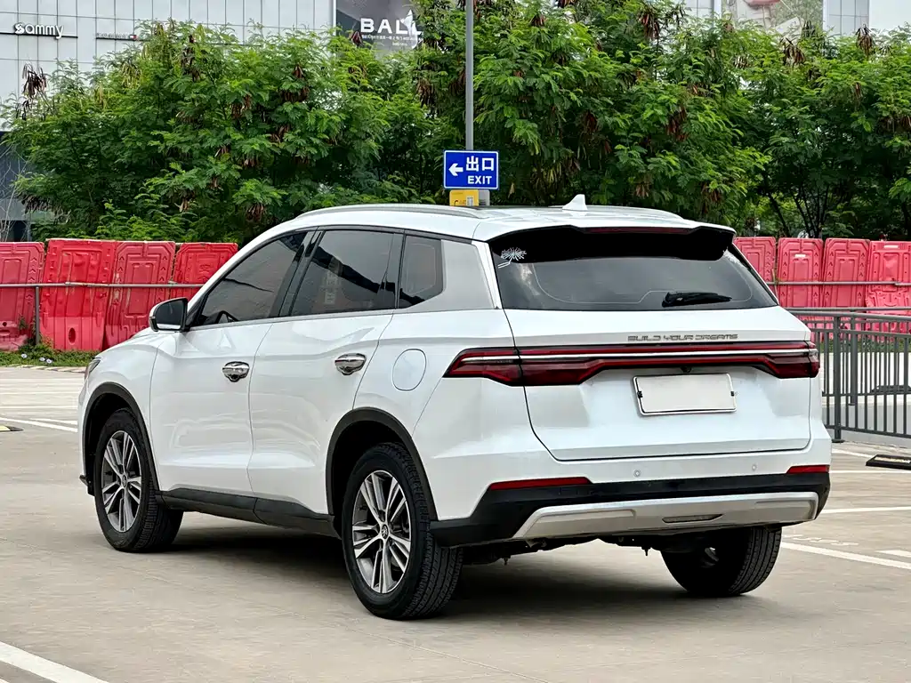 Song Pro 1.5 T Auto Luxury