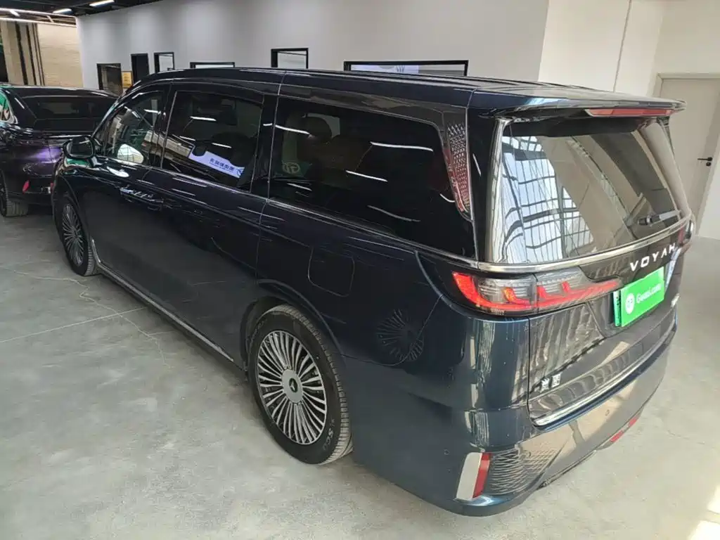 Voyah Dreamer PHEV 4 WD Flagship Kunpeng