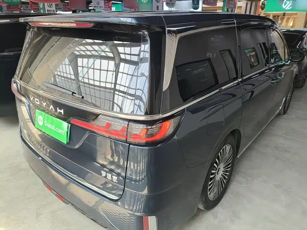 Voyah Dreamer PHEV 4 WD Flagship Kunpeng