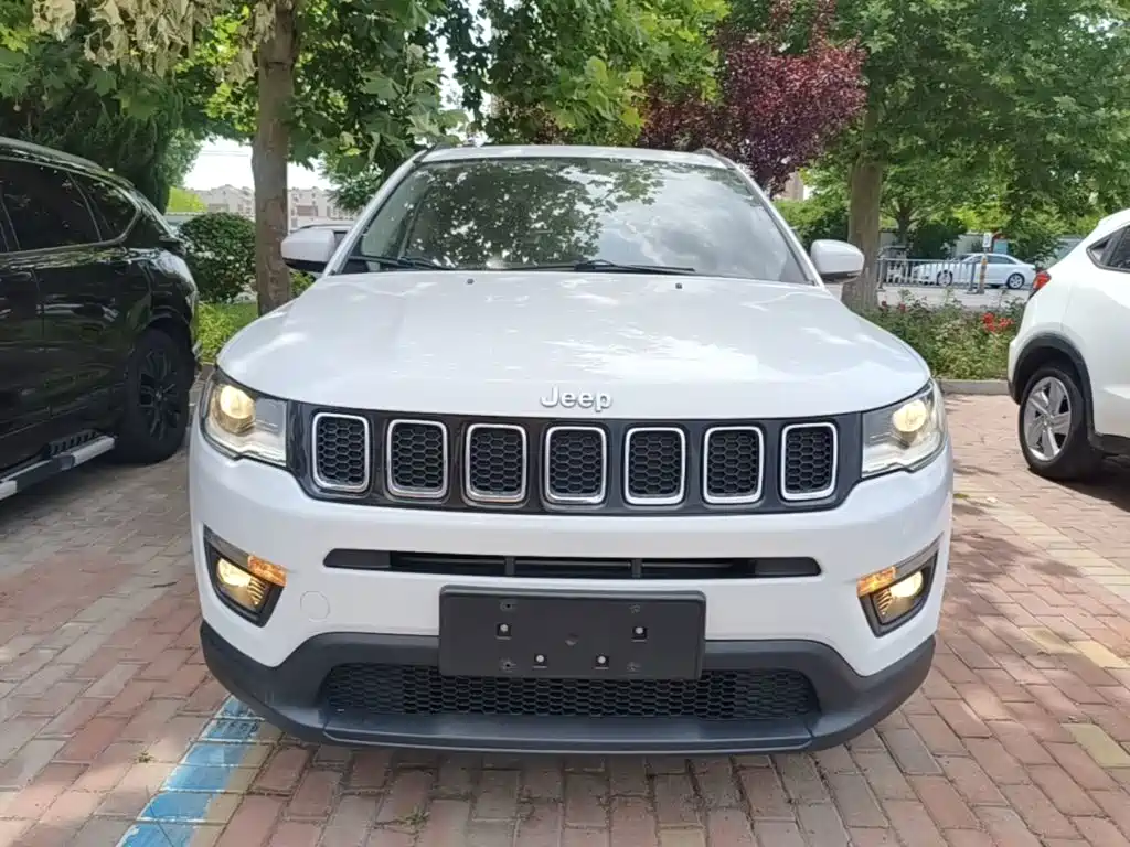 Compass 200 T Auto Home Enjoyment