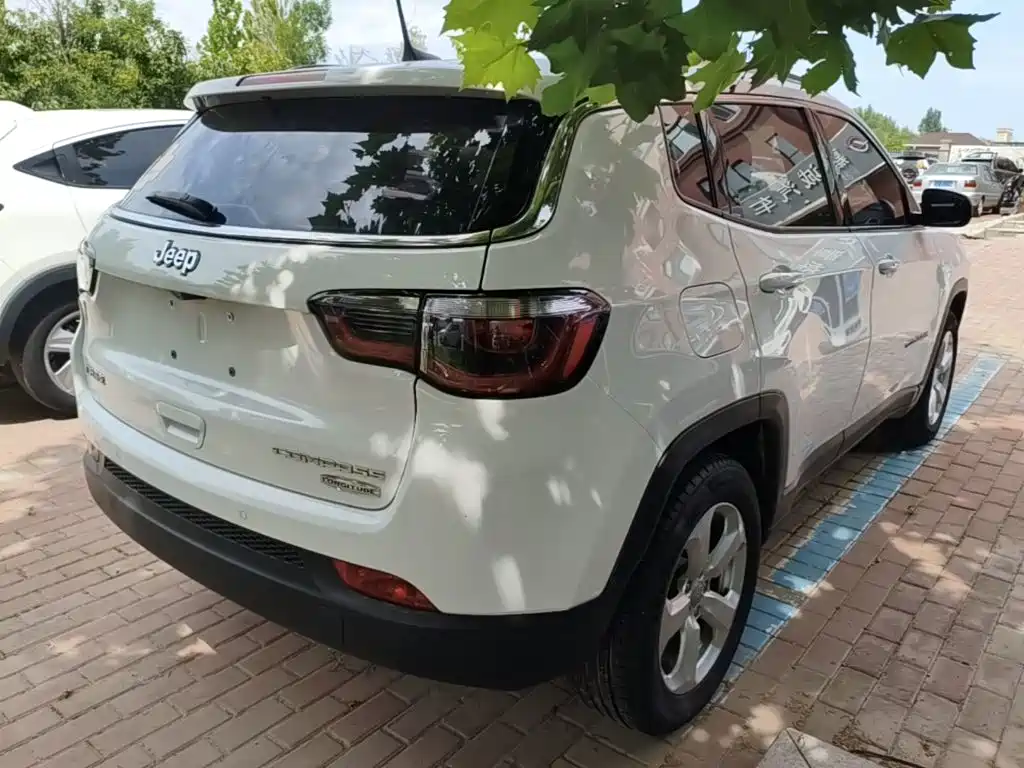 Compass 200 T Auto Home Enjoyment