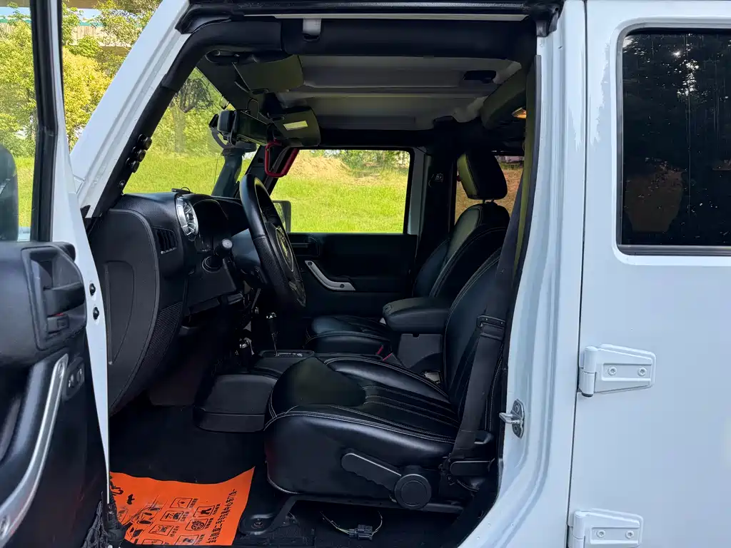 Wrangler 3.6 L Sahara 4-door