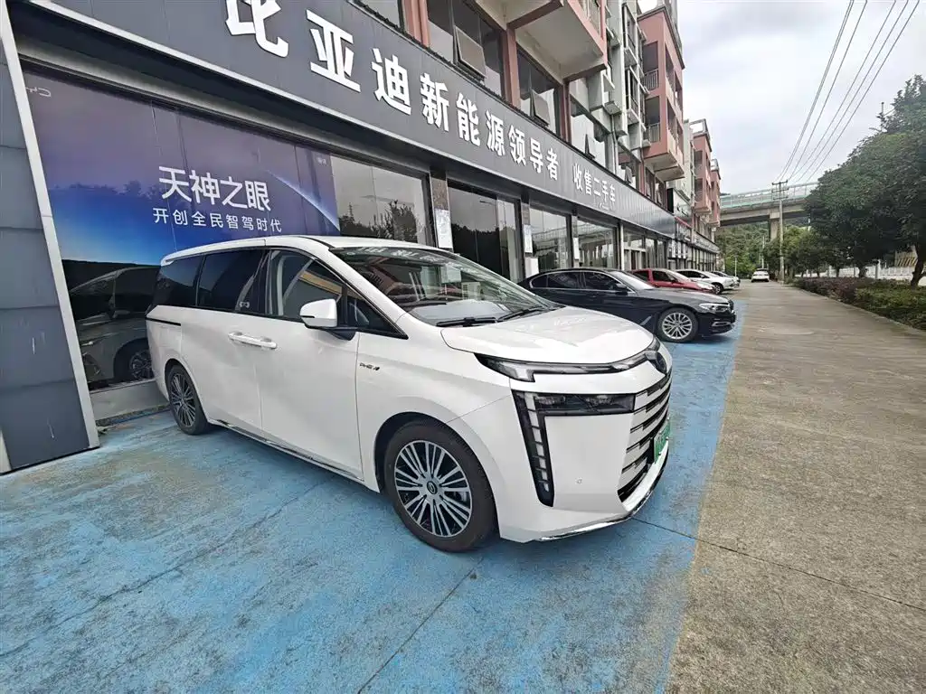 Trumpchi E8 NEV 传祺E8 PHEV 2024款 150 km MAX+