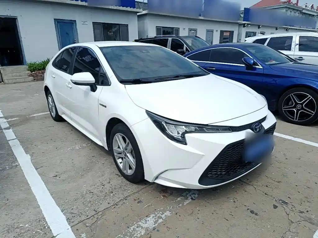 Levin Dual Engine 1.8 H E-CVT Leading