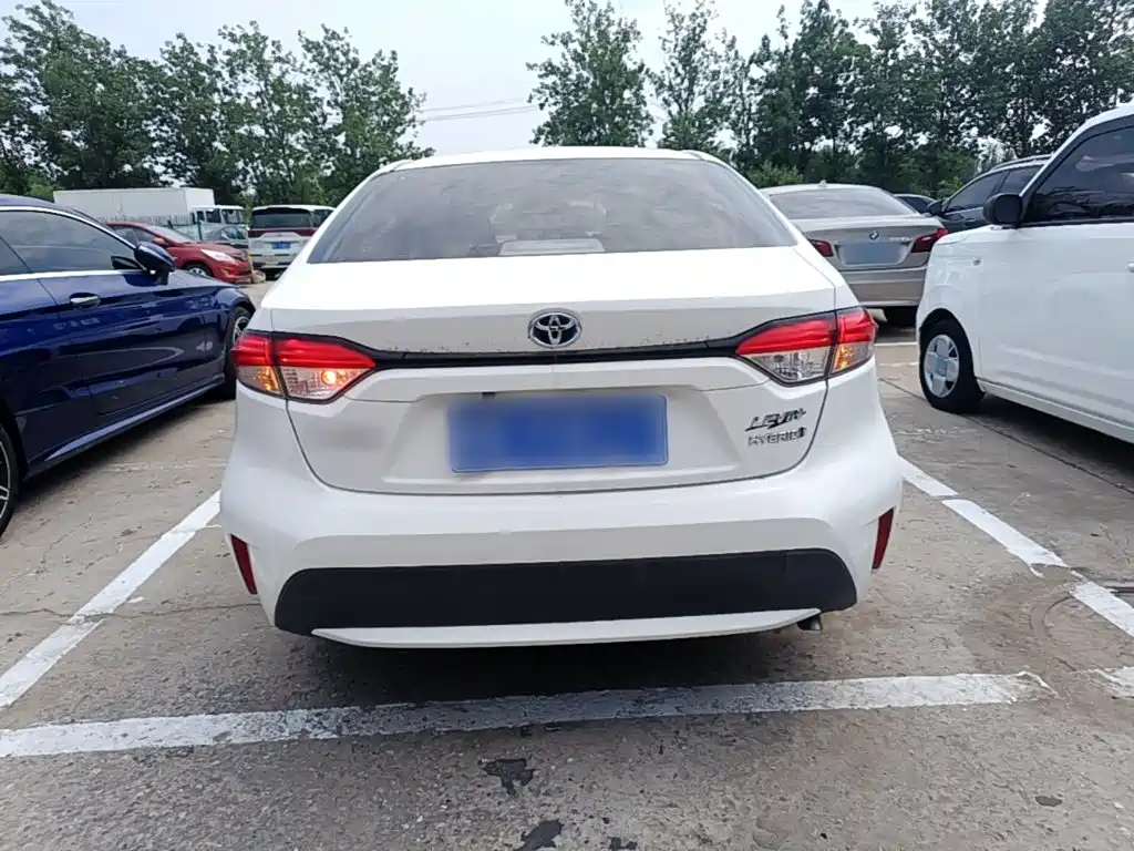 Levin Dual Engine 1.8 H E-CVT Leading