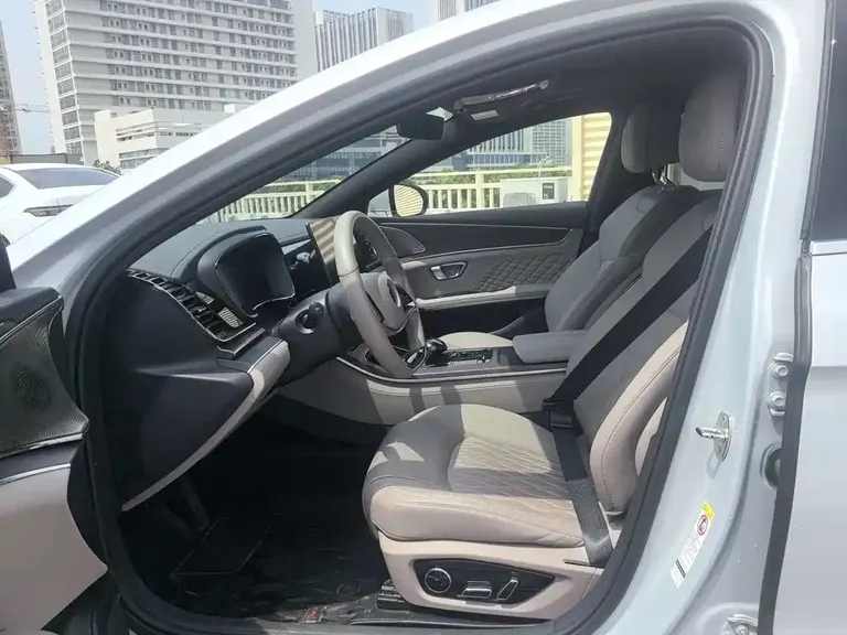 BYD Han DM-i Glory 121 KM Premium