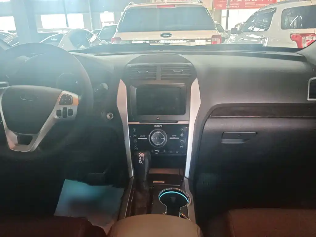 Explorer (Import) 3.5 L Premium