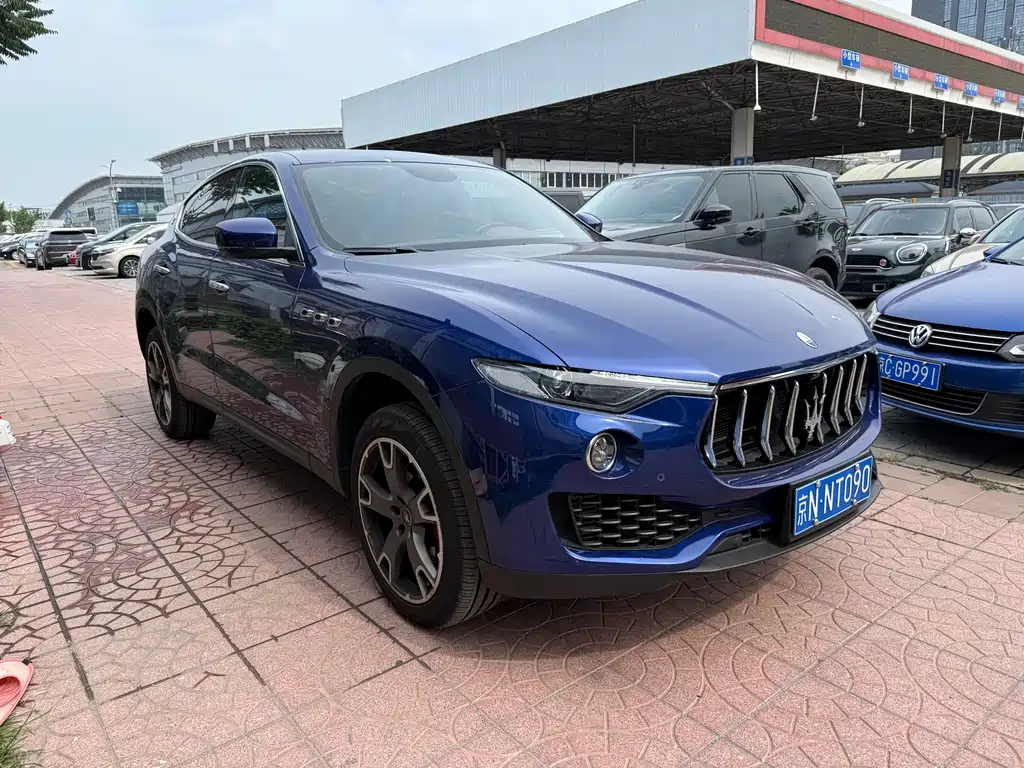 Levante 3.0 T Standard
