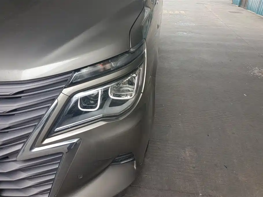 Lingzhi M5 1.6 L Luxury 7-seat