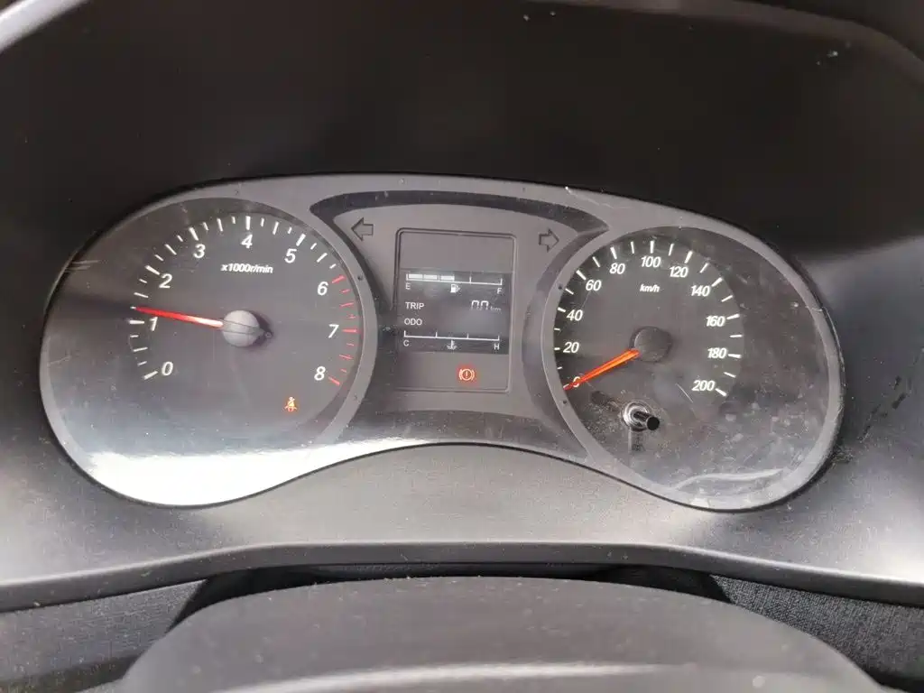 Wuling Hongguang PLUS 1.5 L Manual Standard 5-seat