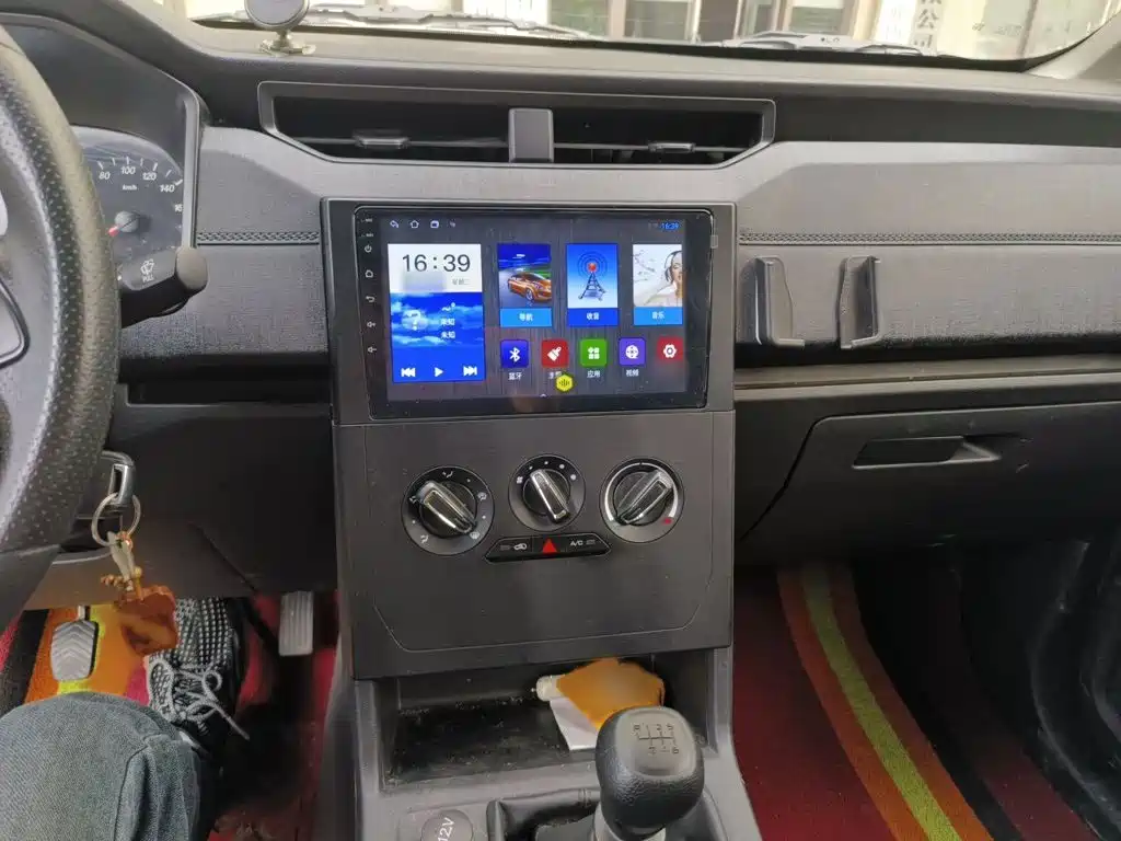 Wuling Hongguang PLUS 1.5 L Manual Standard 5-seat