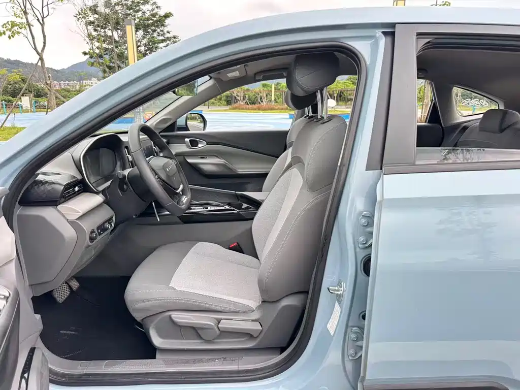 Baojun RC-5 1.5 L CVT Smart Shine Elite