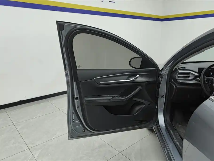 Destroyer 05 Glory DM-i 55 KM Luxury