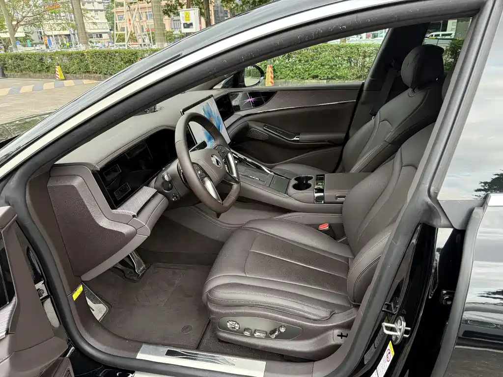 Denza Z9 1100 km 4 WD Max