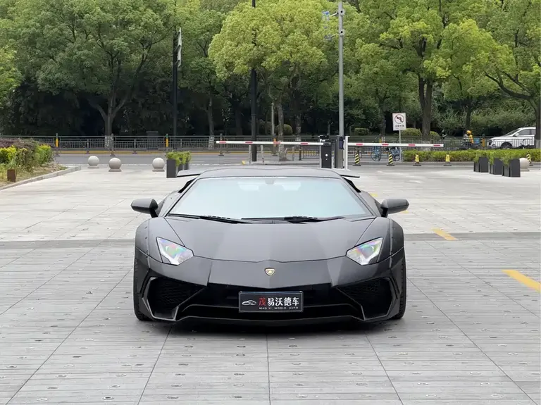 Lamborghini Aventador LP 700-4