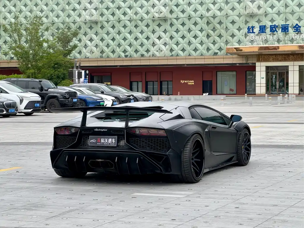 Aventador LP 700-4
