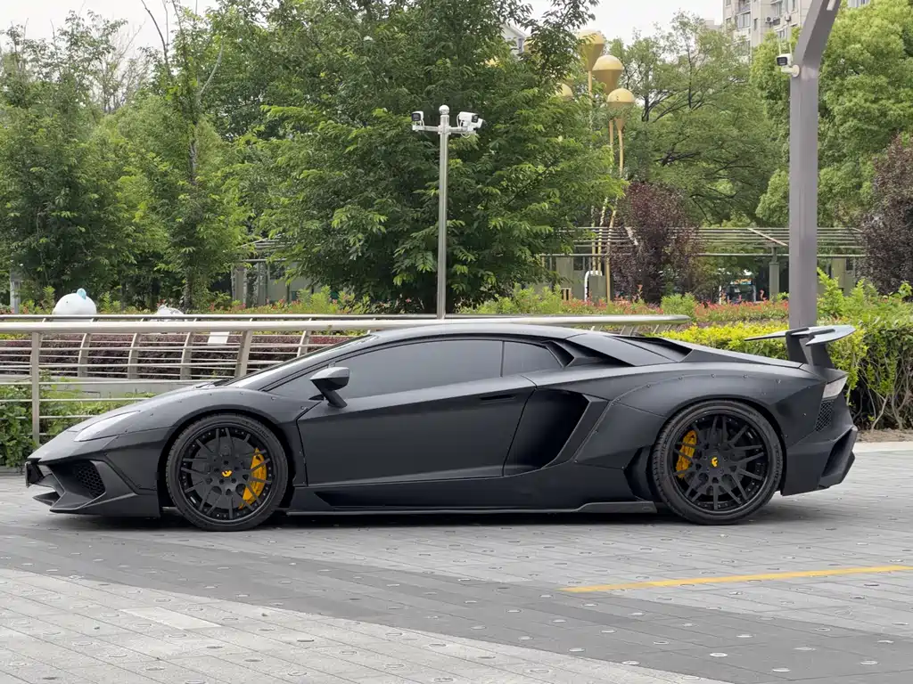 Aventador LP 700-4