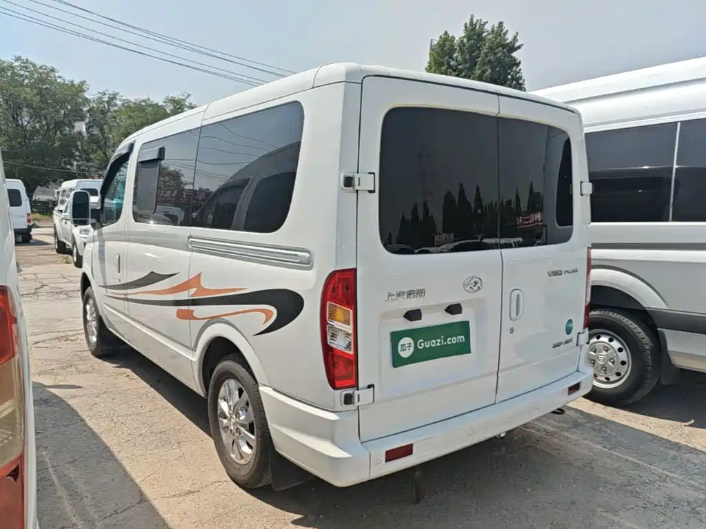Xintu V80 2.0 T PLUS AMT City SWB Super Low Roof 5 6-seat
