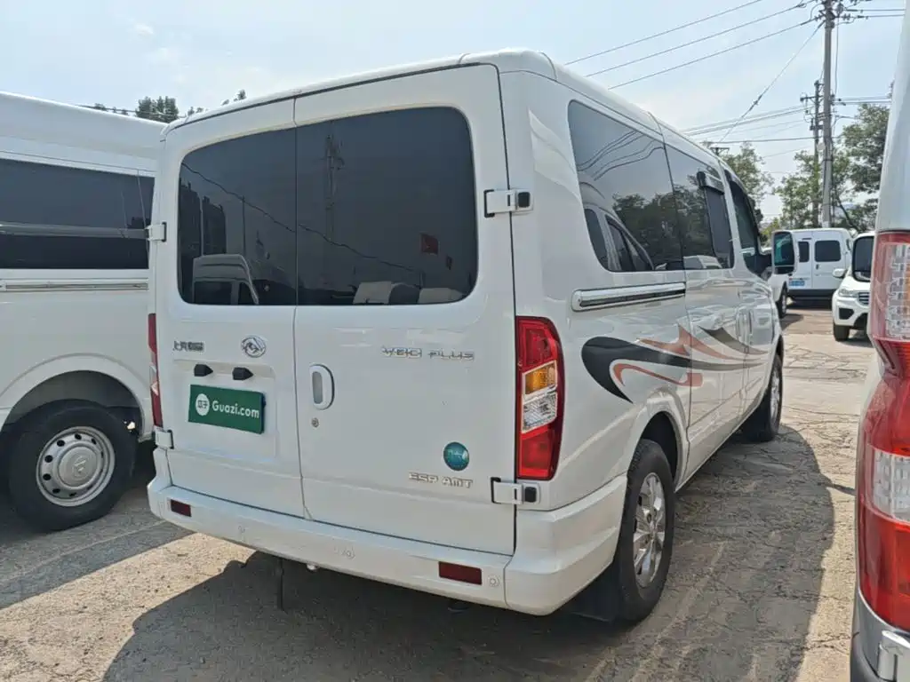 Xintu V80 2.0 T PLUS AMT City SWB Super Low Roof 5 6-seat