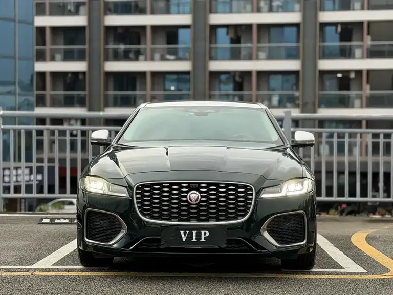 Jaguar XFL XFL 2.0 T P250 2 WD Premium Luxury Gilt