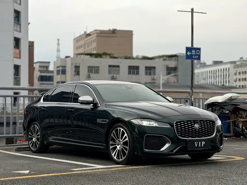 Jaguar XFL XFL 2.0 T P250 2 WD Premium Luxury Gilt