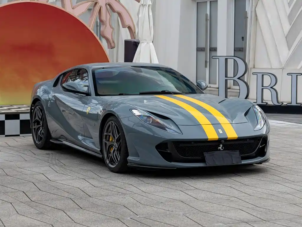 Ferrari 812 6.5 L Superfast