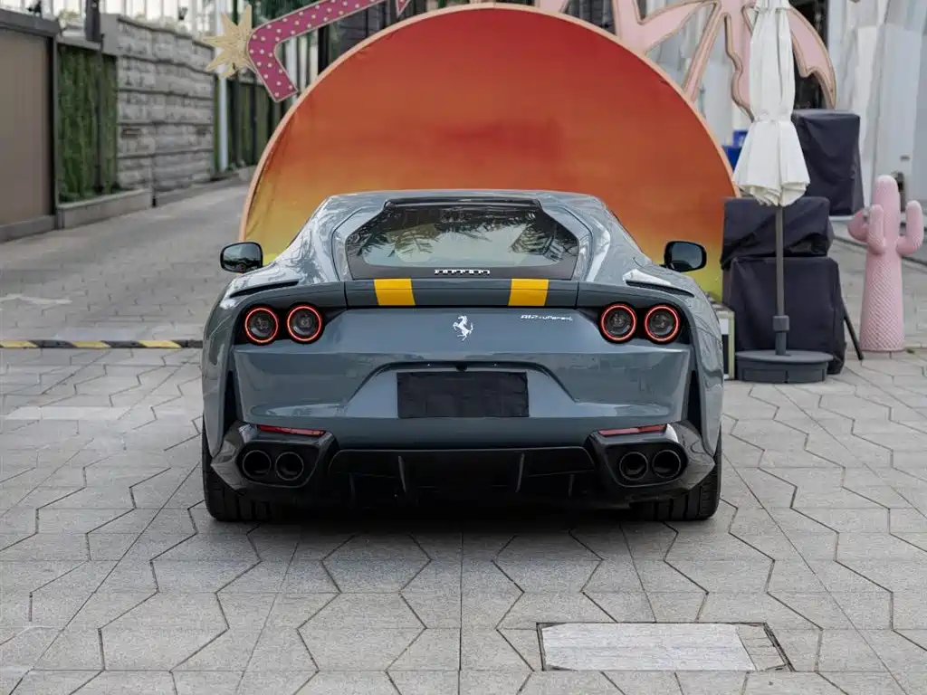 Ferrari 812 6.5 L Superfast