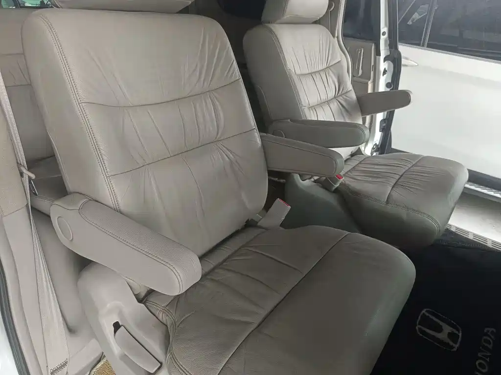Elysion 2.4 L VTi-S Distinguished