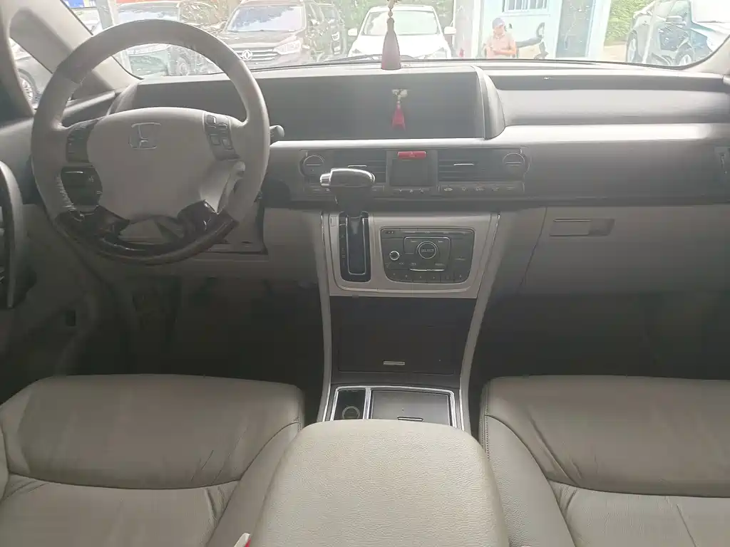 Elysion 2.4 L VTi-S Distinguished