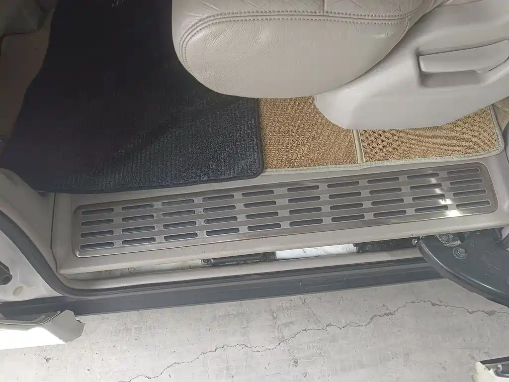 Elysion 2.4 L VTi-S Distinguished