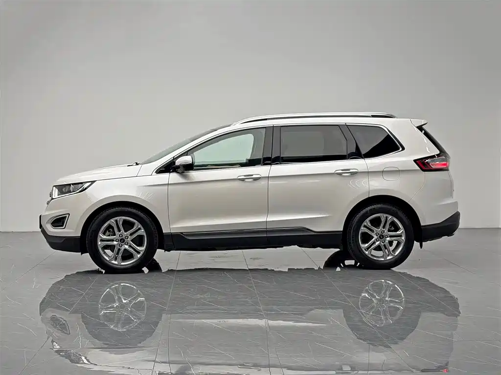 Edge EcoBoost 245 2 WD Grand Sharp 7-seat CN-V