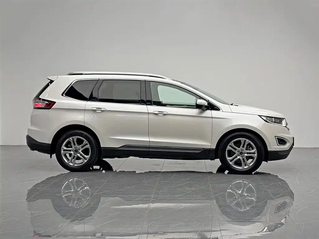 Edge EcoBoost 245 2 WD Grand Sharp 7-seat CN-V