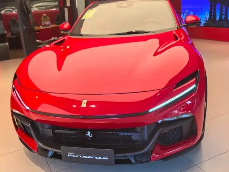 Ferrari Purosangue 6.5 L V12