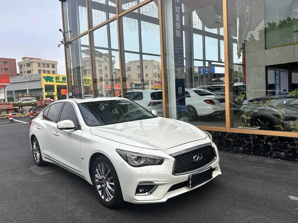 Infiniti Q50 L 2.0 T Progressive Enjoyment CN-VI