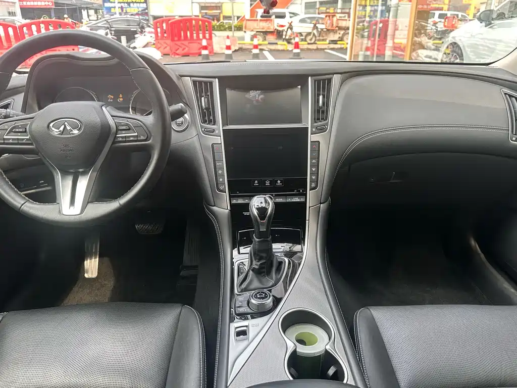 Infiniti Q50 L 2.0 T Progressive Enjoyment CN-VI