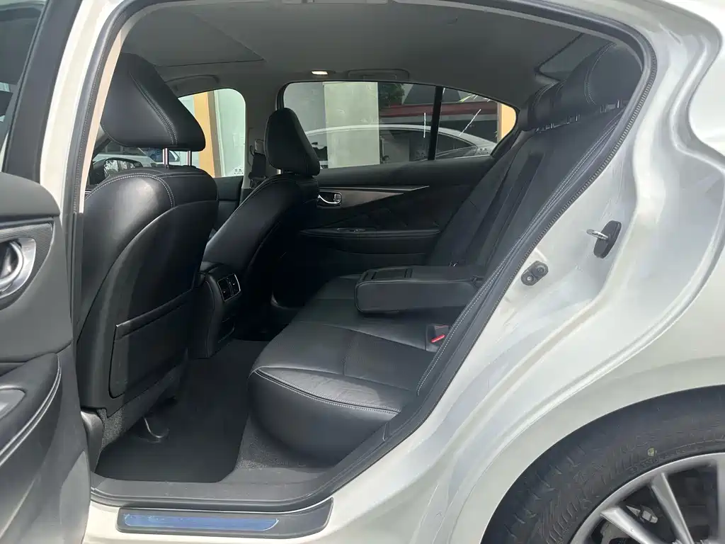Infiniti Q50 L 2.0 T Progressive Enjoyment CN-VI