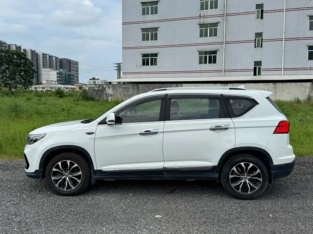 Joyear X5 1.6 L CVT Premium